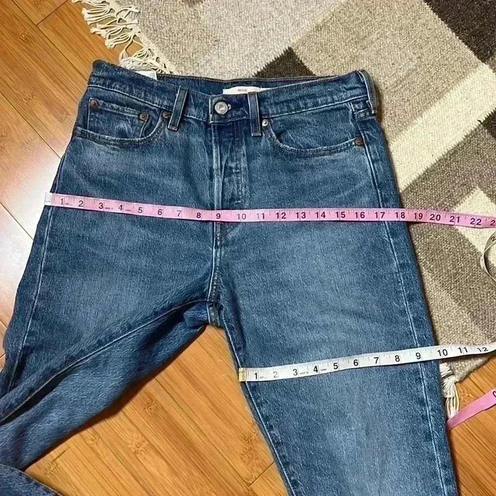 Levi's Women’s Sz 28 Wedgie Straight Leg Button Fly Jeans 28” inseam - Picture 5 of 12